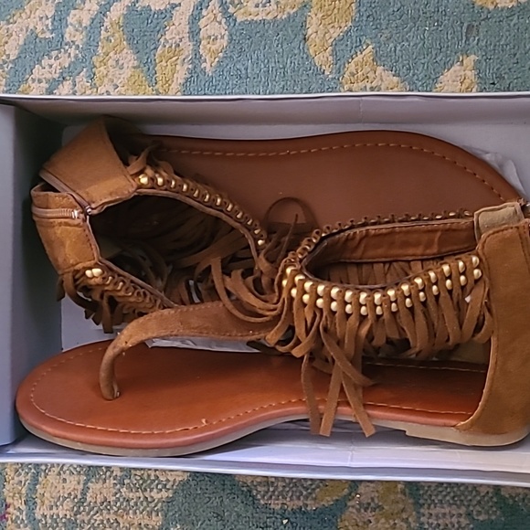 Shoes - Sandals